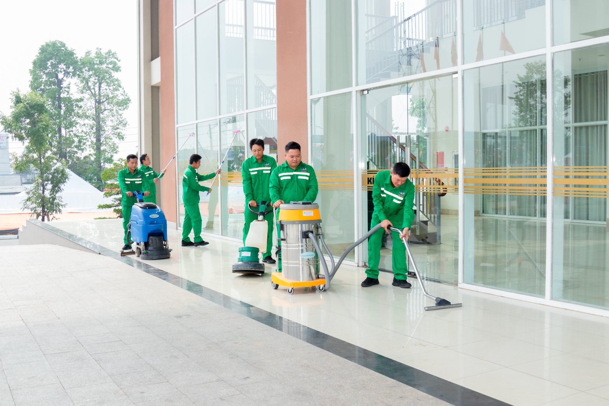 dịch vụ vệ sinh công nghiệp